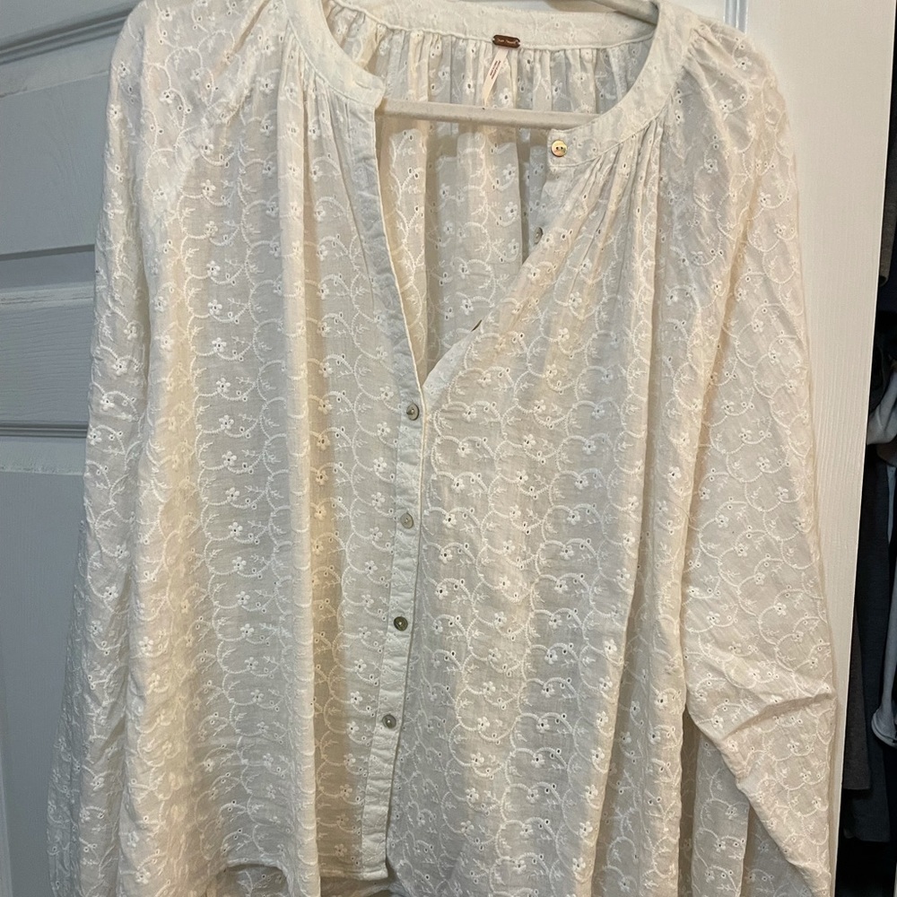 Free People eyelet linen top - L